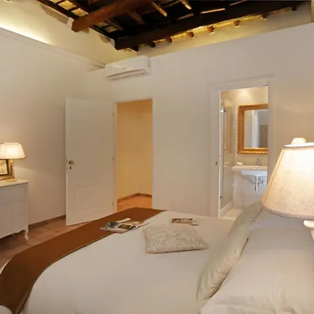 Madonna De' Monti Πανσιόν 4*